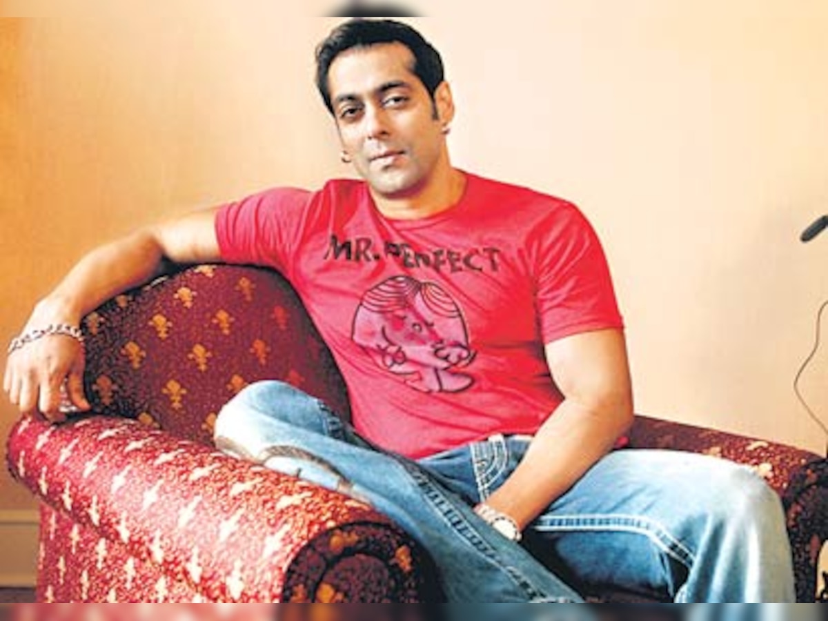 salman khan red t shirt