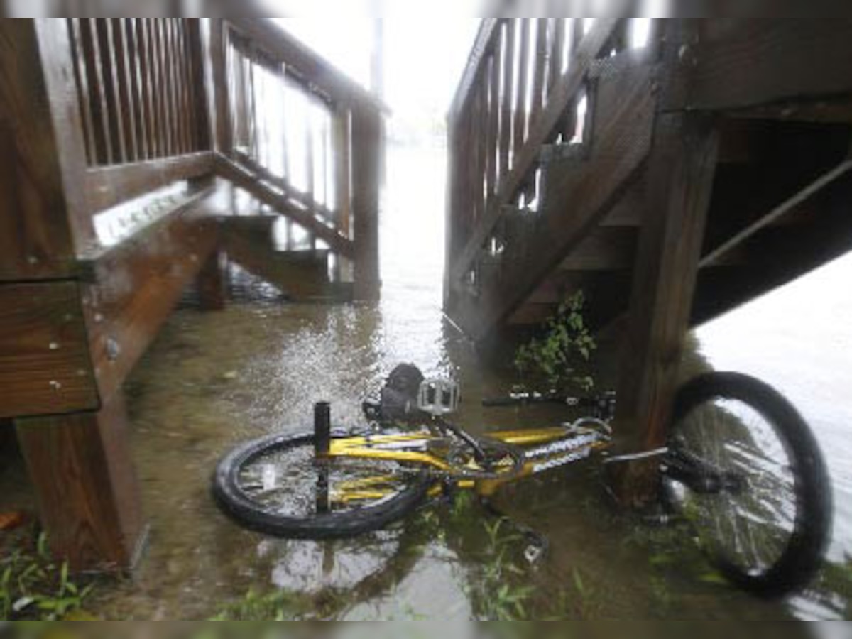 Ferocious Hurricane Irene batters New York; leaves 7 dead