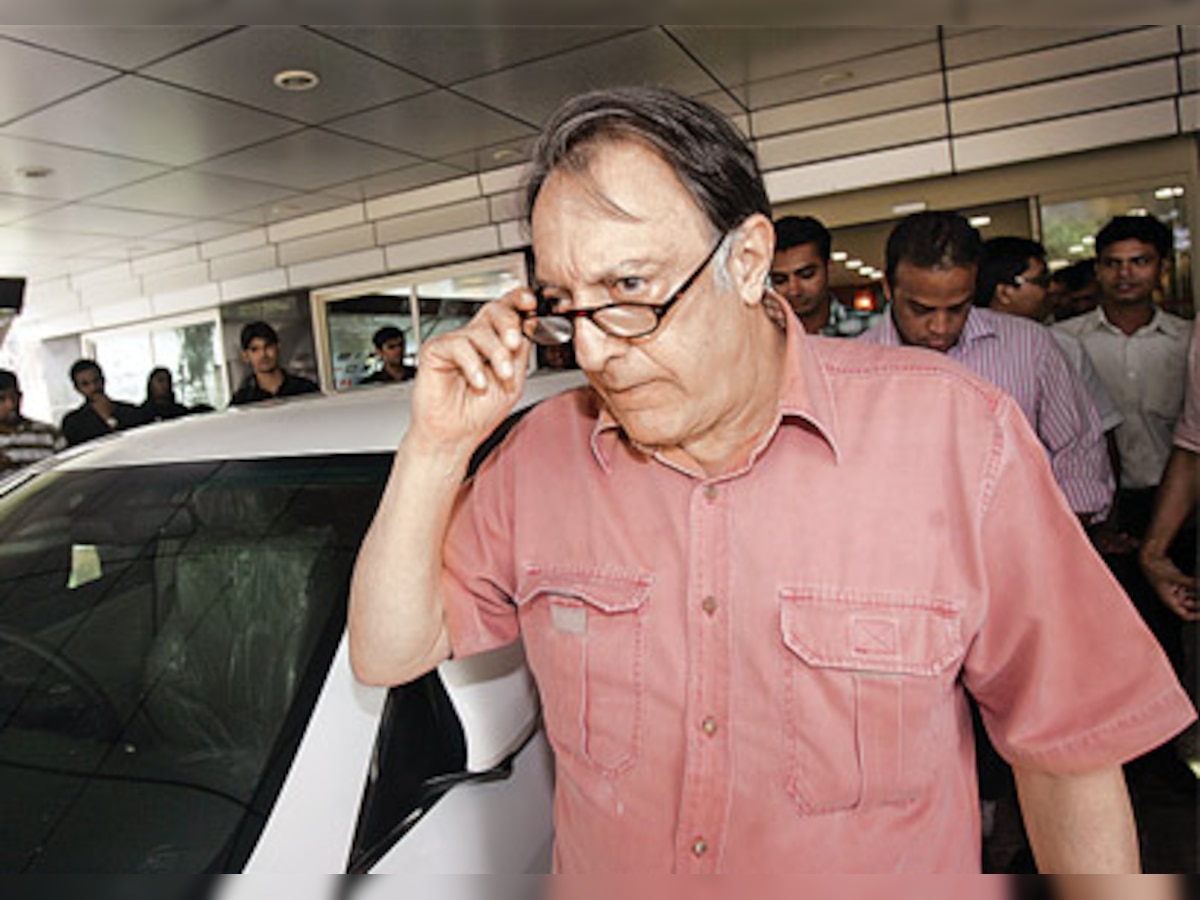 Mansoor Ali Khan Pataudi in ICU