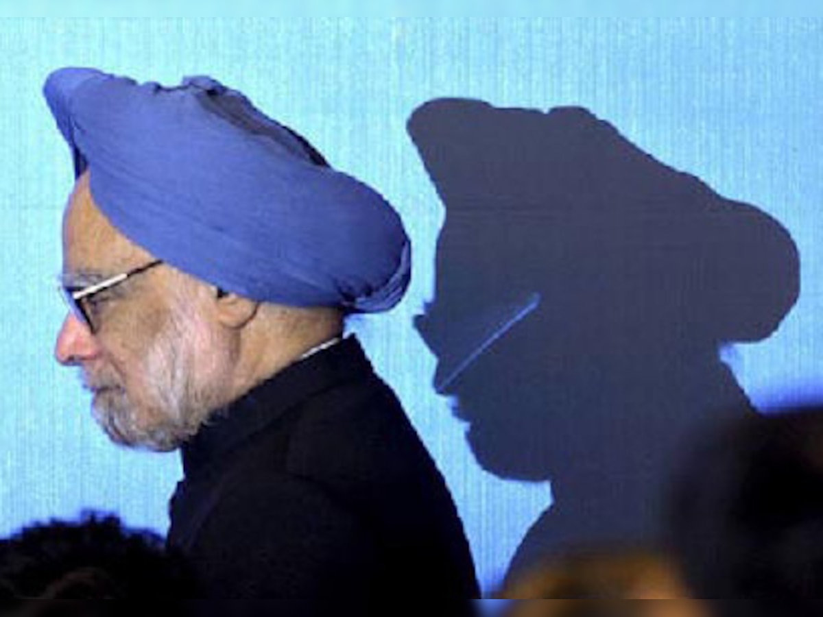 PM Manmohan Singh tells UN world economy 'in trouble'