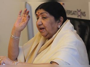 Legendary singer Lata Mangeshkar turns 82 today