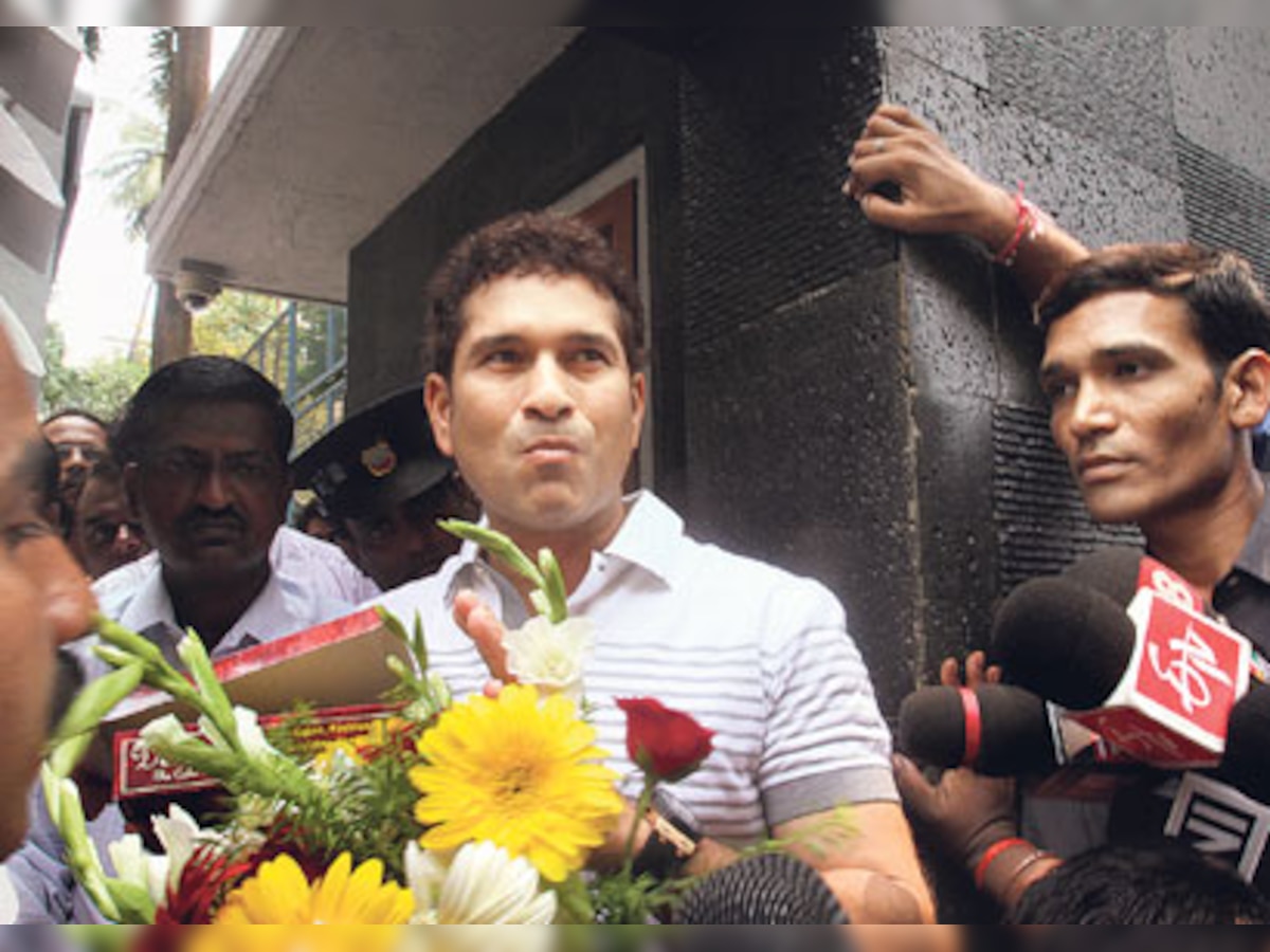 Sachin Tendulkar moves stuff in new Mumbai home without OC