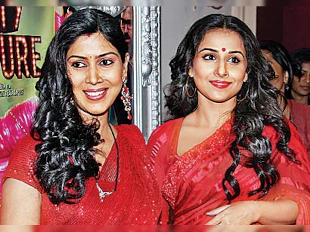 Vidya Balan dirty dancing with Sakshi Tanwar