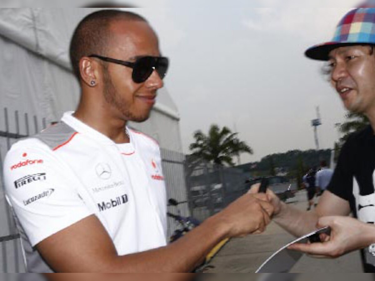 Lewis Hamilton sets pace in Malaysia