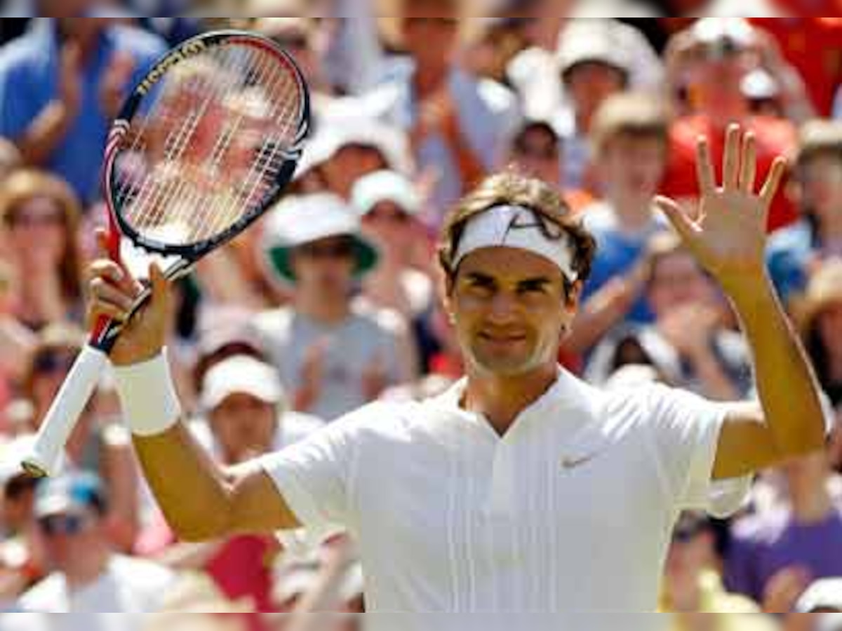 Roger Federer can win an 'indoor' Wimbledon reckons Henman 