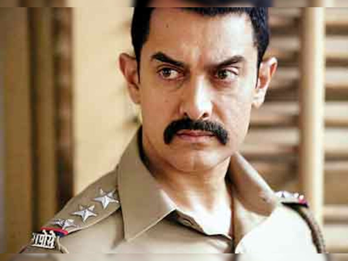 Aamir Khan goes the khaki way!