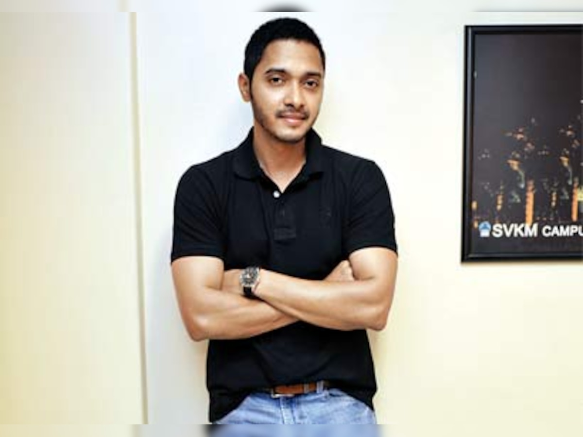 Shreyas Talpade gets behind  the camera
