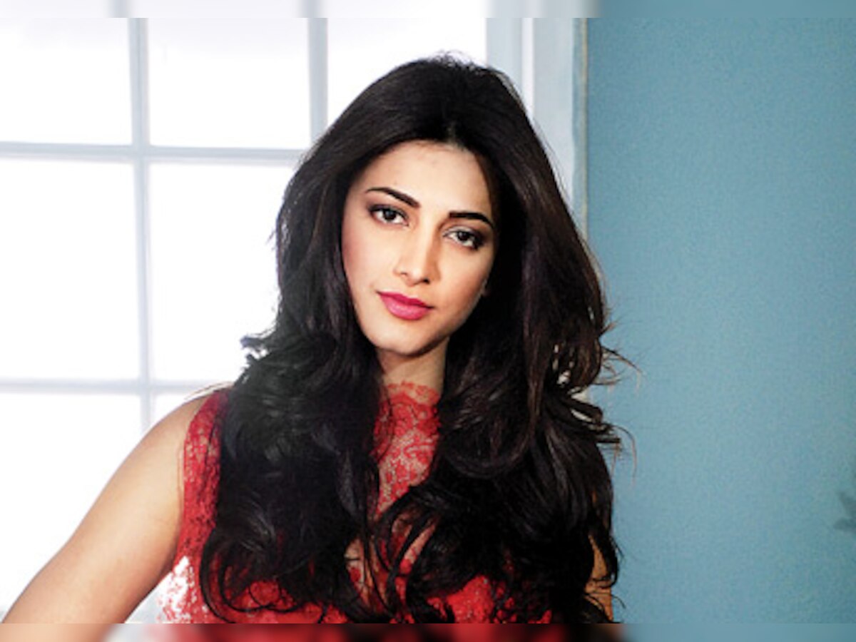 'DNA' eco-ganesha: Shruti Hassan going green!