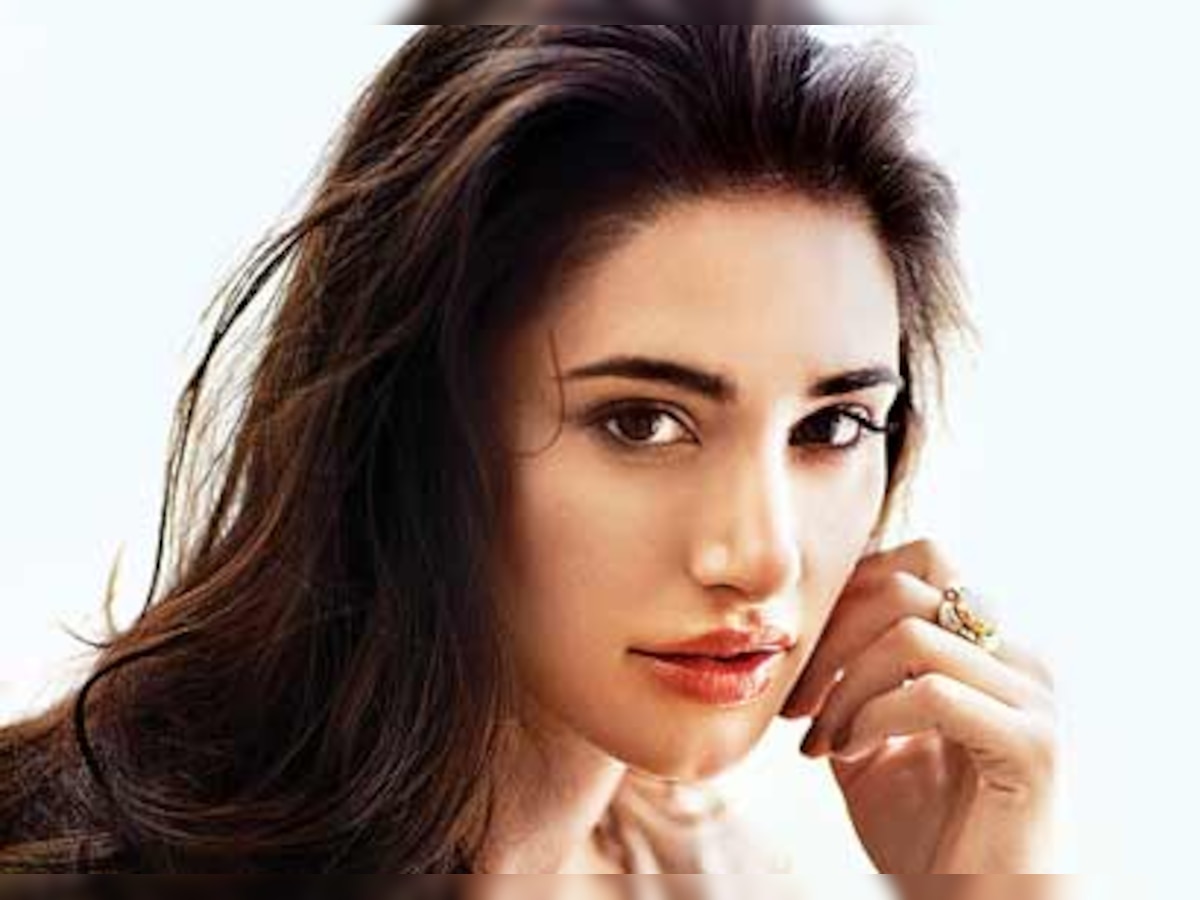 Sister act for Nargis Fakhri 