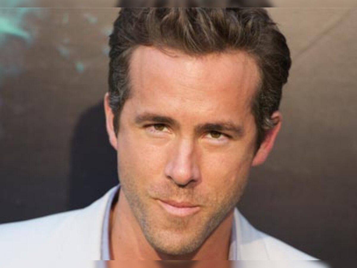 Ryan Reynolds gives Blake Lively a light pink oval diamond ring