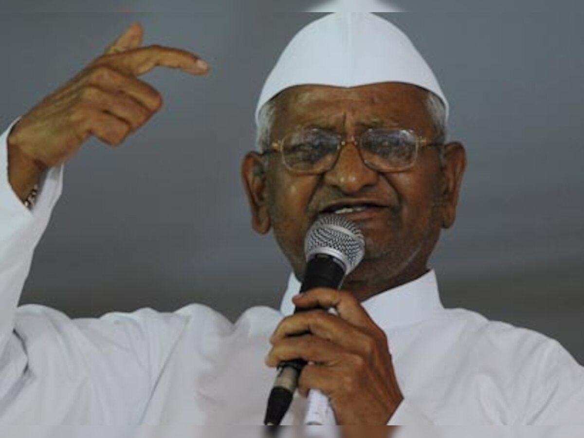 Gen VK Singh, Anna Hazare attack UPA, seek dissolution of Parliament