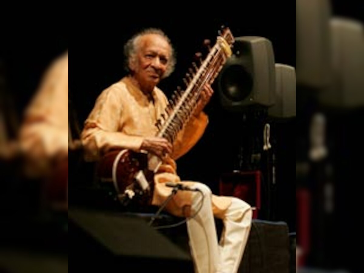 Ailing Pt Ravi Shankar asks for Amitabh Bachchan