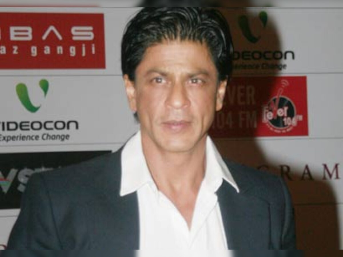 Shah Rukh Khan gets Entertainer Of The Year award