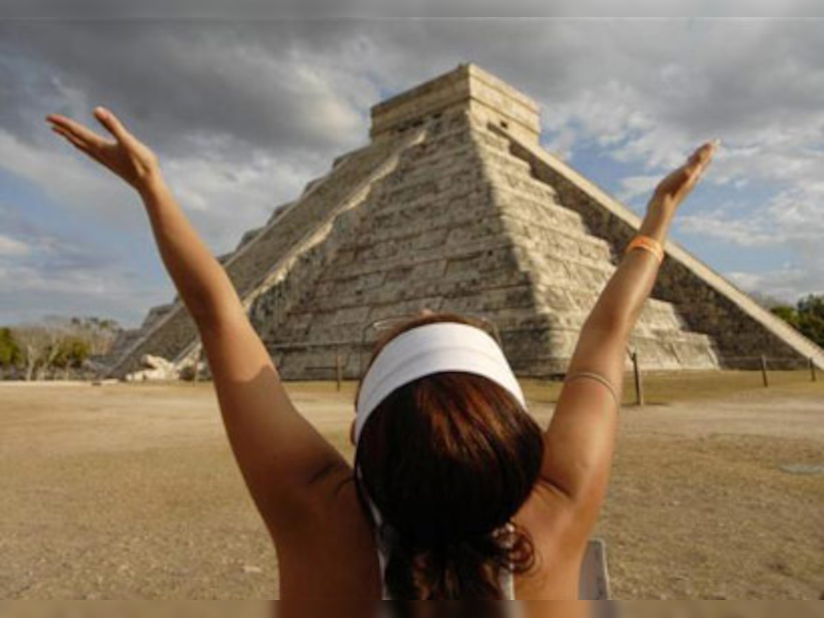 Maya 'end of days' fever reaches climax in Mexico