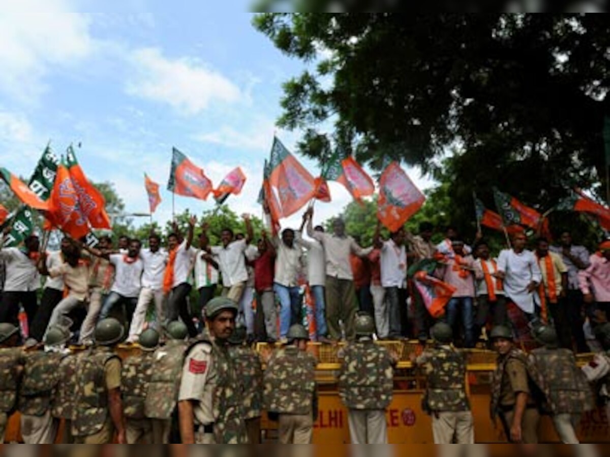 Decision on Telangana within a month: Sushilkumar Shinde after all-party meet