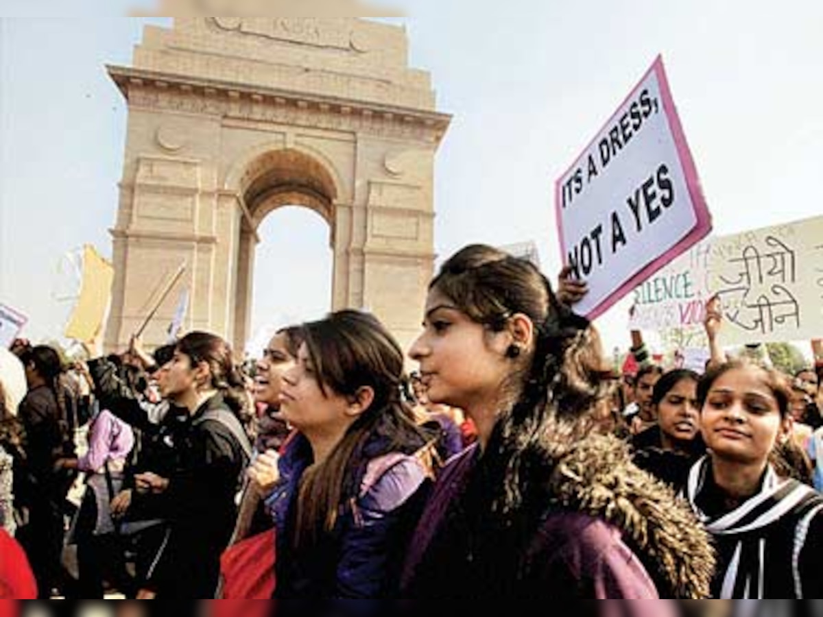 Delhi gang-rape: Peaceful protest at Jantar Mantar marred by violence