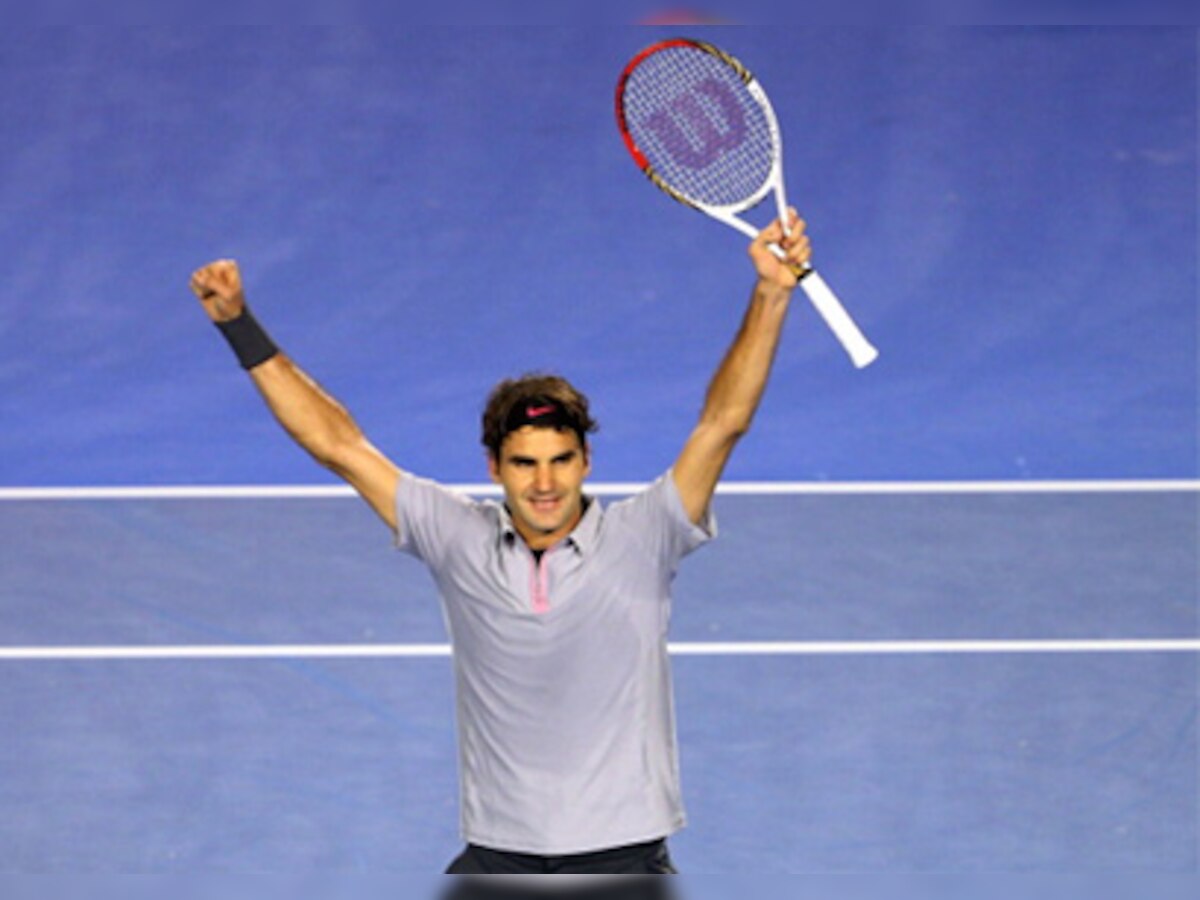 Australian Open: Federer outlasts Tsonga to reach Melbourne last four