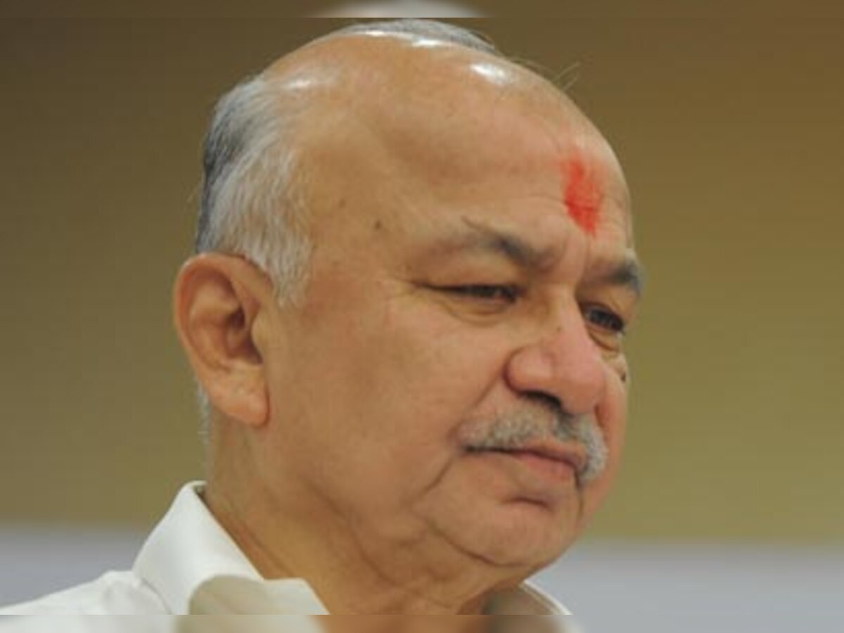 Hindu terror remark: Delhi police defend Sushilkumar Shinde, say complaint "motivated"