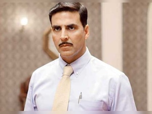 Review: 'Special 26' is an intelligent thriller