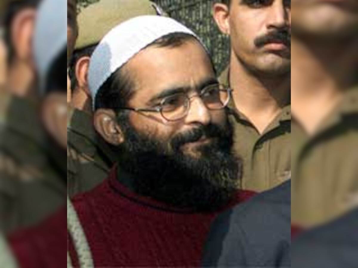 Afzal Guru hanging: Curfew continues in Kashmir, mobile internet service down