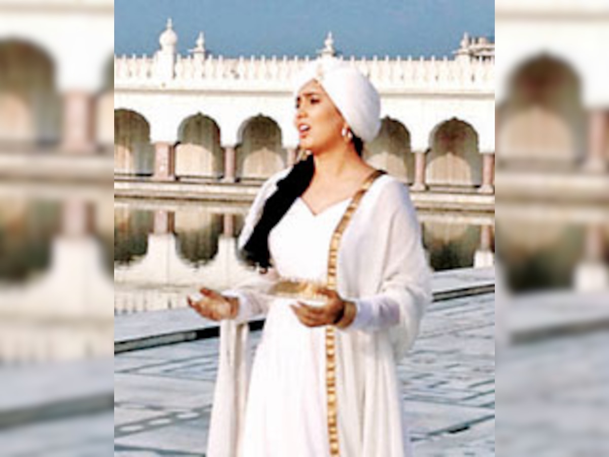 Singer Harshdeep Kaur in Gurbani