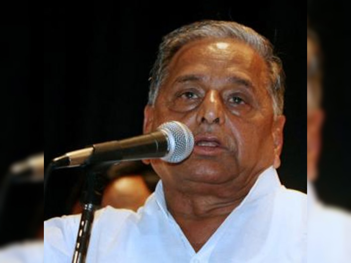 Mulayam Singh Yadav slams 'sycophants' in UP govt, asks CM to crack whip 