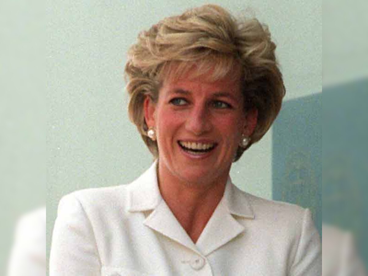 Princess Diana posed as man in gay bar