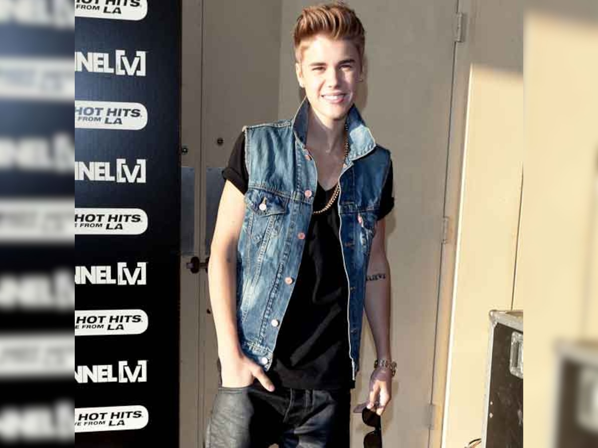 Justin Bieber wears 'normal pants' in 'Teen Vogue'
