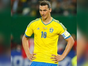 Zlatan Ibrahimovic throws ball at Faroe Islands' goal keeper, calls it 'no-look pass' 