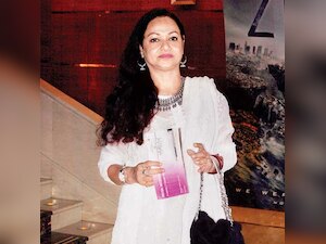 Suraj Pancholi's mother Zarina Wahab meets Jiah Khan's mother