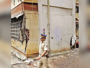 Lucky escape as Borivli building tilts