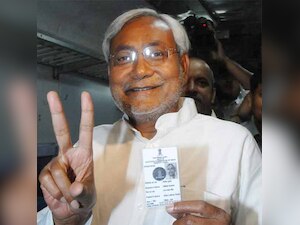 Nitish Kumar keeps BJP guessing, 'federal front' formation at initial stage