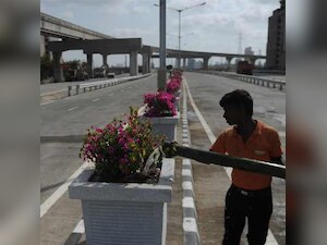 Mumbai Eastern Freeway thrown open to public 
