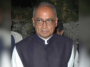 Goa awaits 'political entertainment' in Digvijay Singh