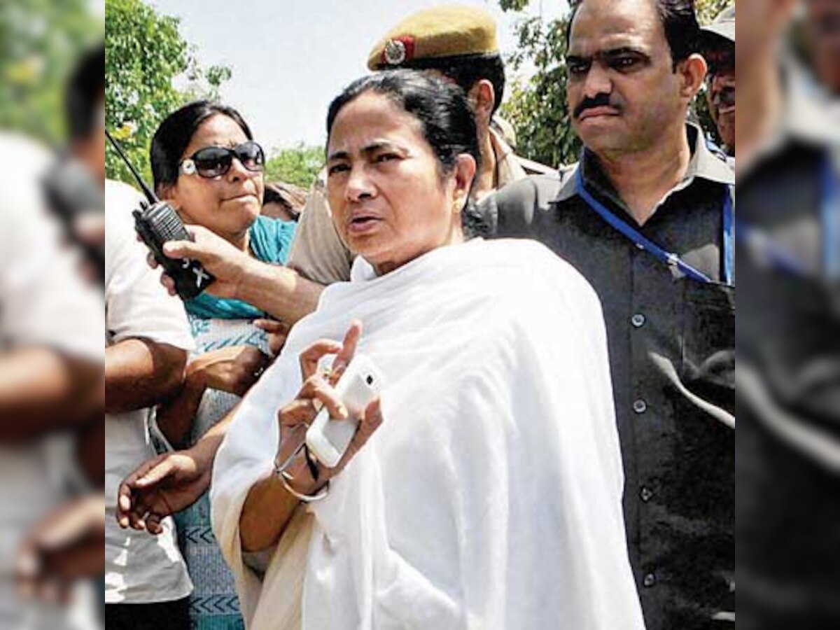 Mamata Banerjee faces protests, loses cool during visit to Barasat rape victim's home, accuses CPM cadres for incident