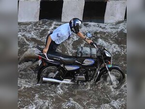Yamuna water crosses danger mark, flood threat over Delhi