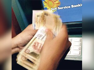 Structural reforms needed to curb Rupee slide: Experts