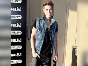 Justin Bieber's dating a married woman?