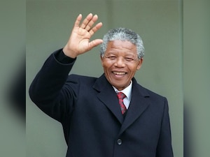 Nelson Mandela battles for life as well-wishers pray for recovery 