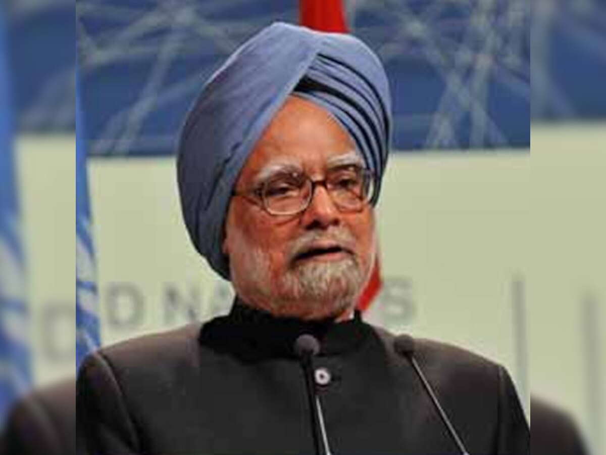 Manmohan Singh calls for inclusive growth, lauds Chidambaram