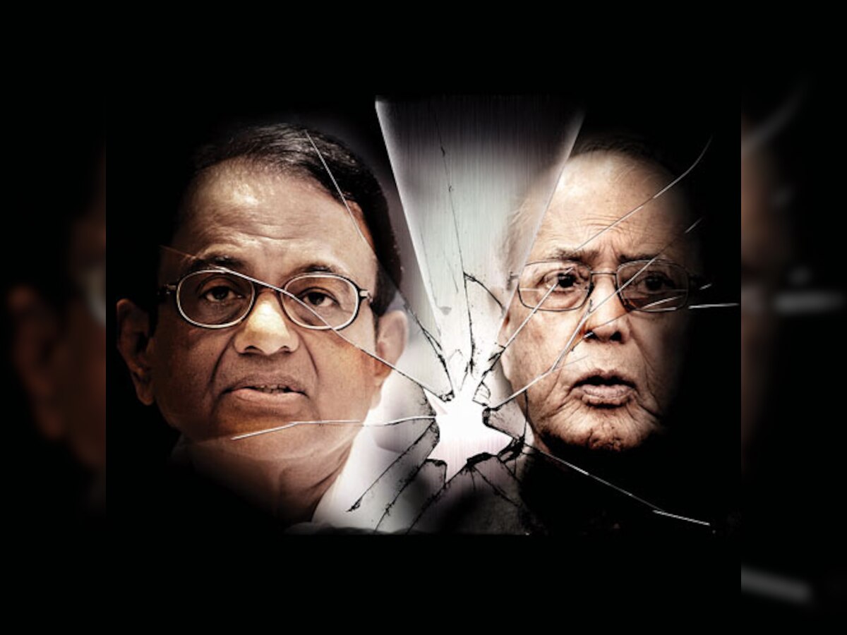 dna special: Economy down,  Who's the culprit? Pranab Mukherjee or P Chidambaram