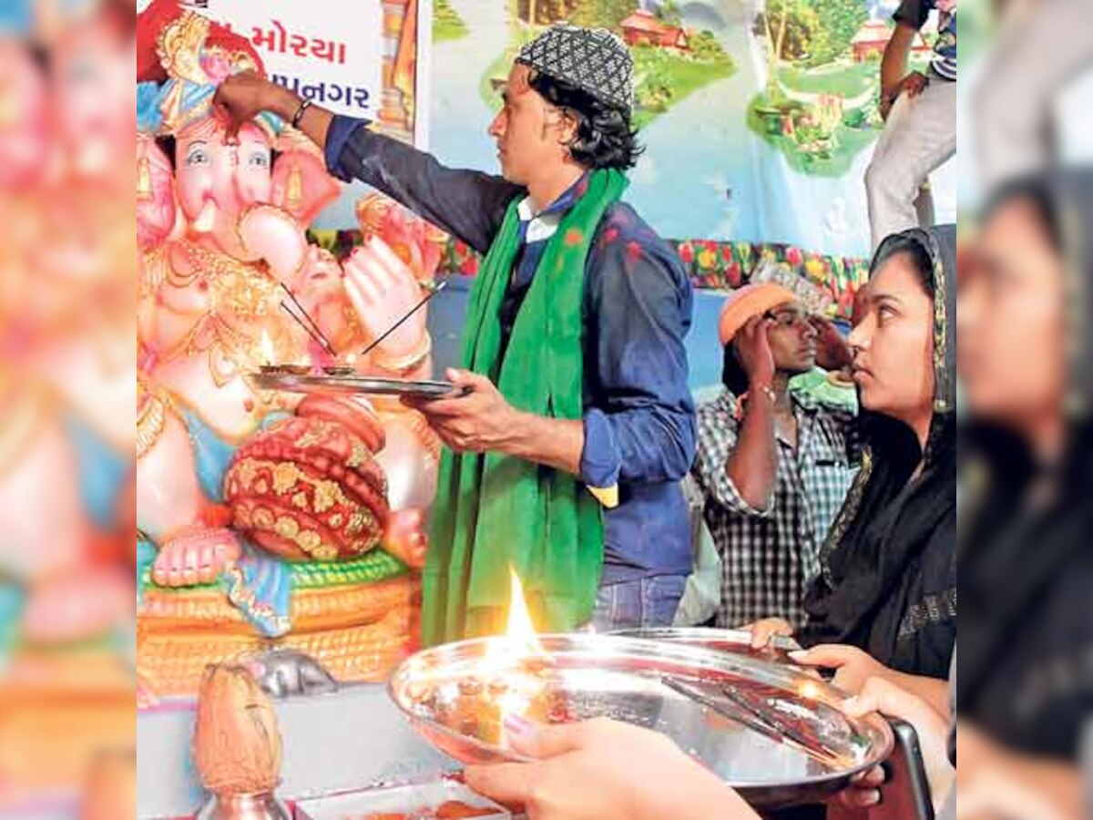 Lord Ganesha finds home in Aslam's garage