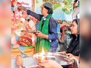 Lord Ganesha finds home in Aslam's garage