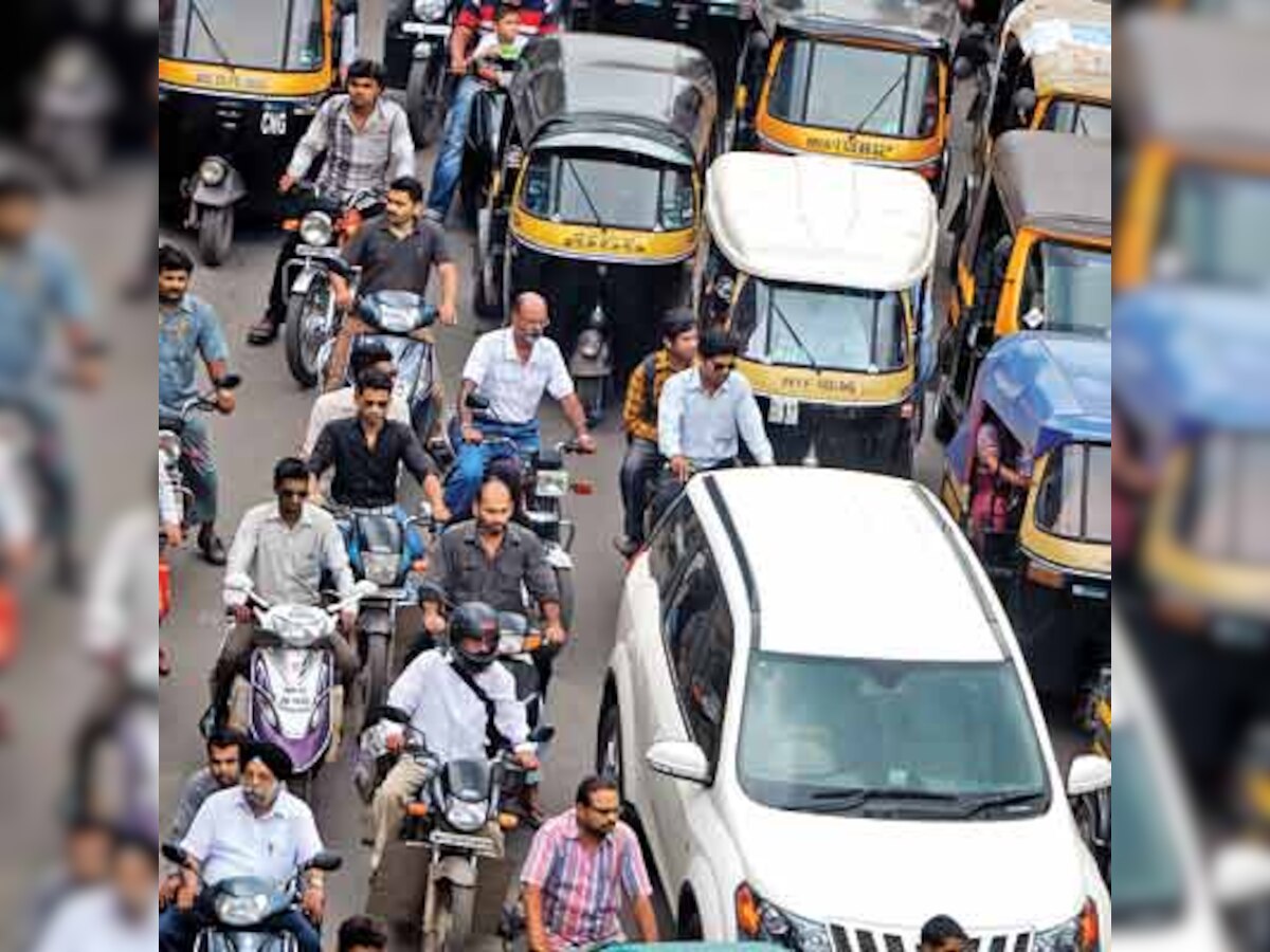 Ganeshotsav rush, failed signals lead to chaos on city roads
