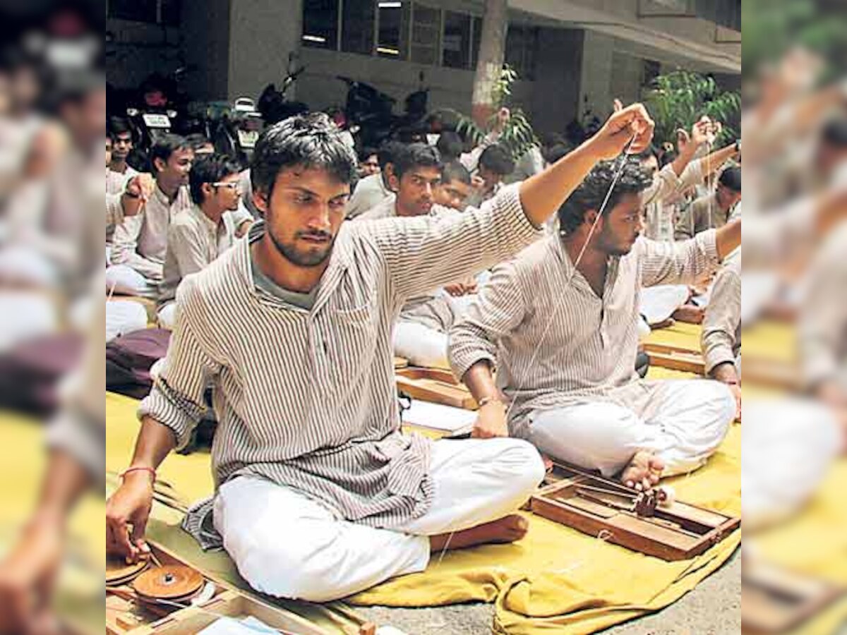 4 Vidyapith students rusticated for using mobiles