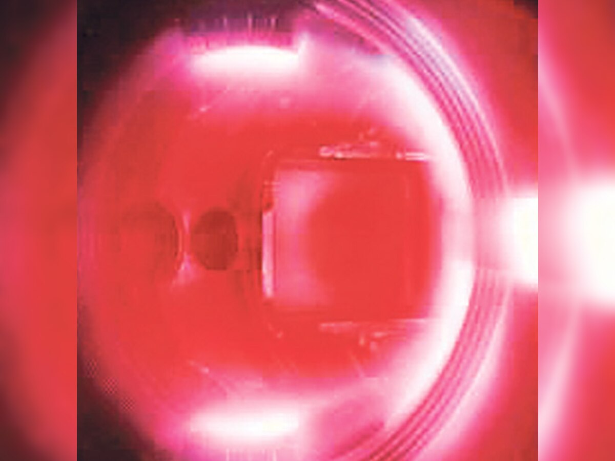 The image of 2,800 splendid Suns