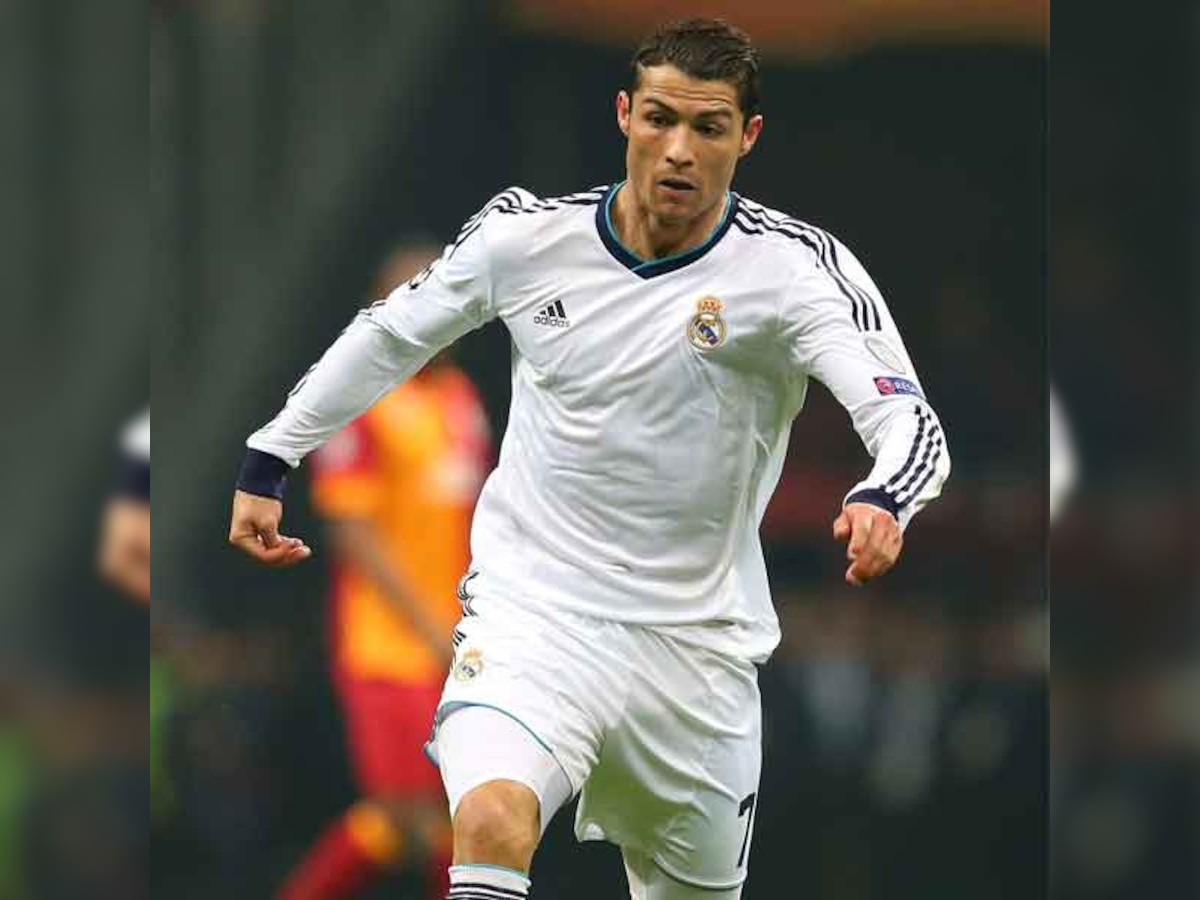 Cristiano Ronaldo extends Real Madrid contract