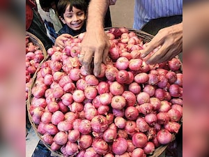 Expensive onion, other food items push inflation to 6.1% in August