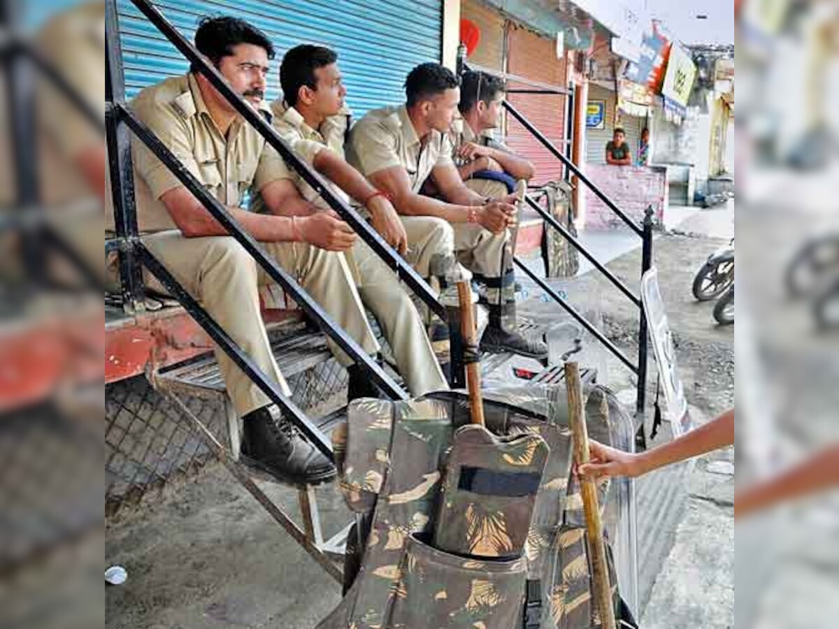 Indore: Traders cane charged, half a dozen hurt