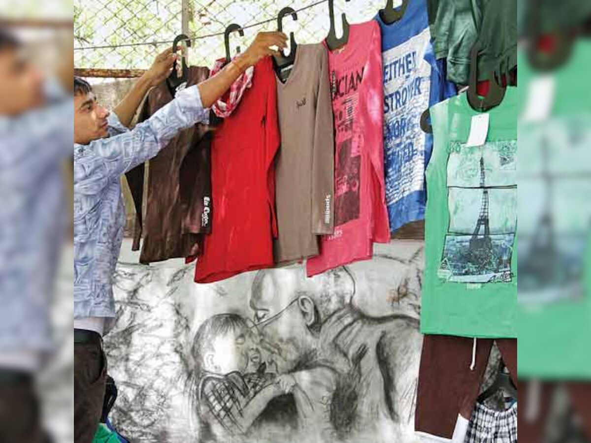 Get ready to pick your way through 100,000 more hawkers; BMC meets issue with panel